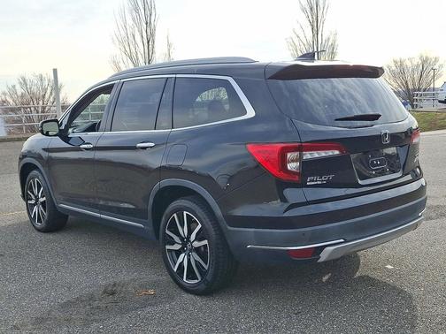 2021 Honda Pilot Touring 8-Passenger