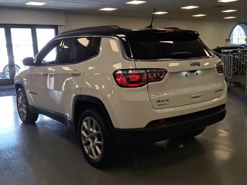 Bright White Clearcoat - PW7 2025 Jeep Compass Limited