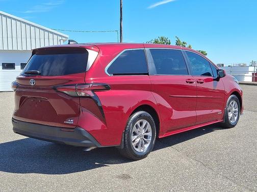 2021 Toyota Sienna LE