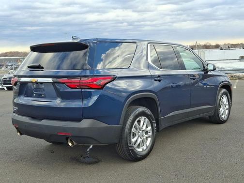 2023 Chevrolet Traverse LS