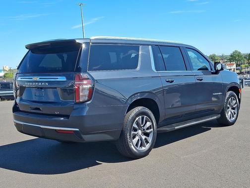 2022 Chevrolet Suburban LT