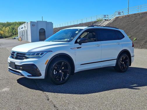 2023 Volkswagen Tiguan 2.0T SE R-Line Black 4MOTION