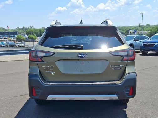2022 Subaru Outback Touring