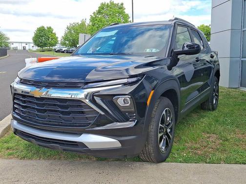 Mosaic Black Metallic 2026 Chevrolet Trailblazer LT
