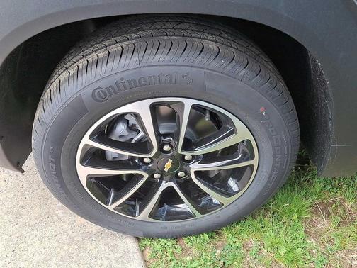 Mosaic Black Metallic 2026 Chevrolet Trailblazer LT