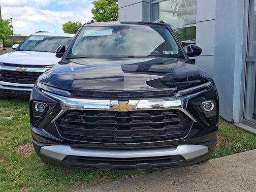 Mosaic Black Metallic 2026 Chevrolet Trailblazer LT