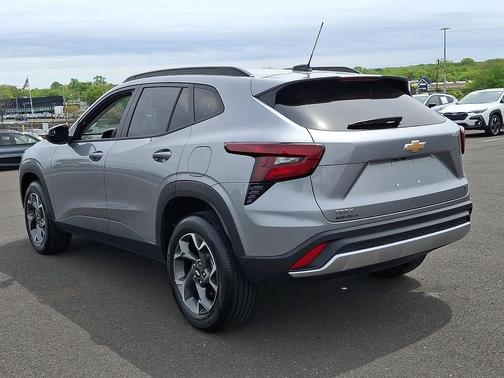Sterling Gray Metallic - GZB 2025 Chevrolet Trax LT