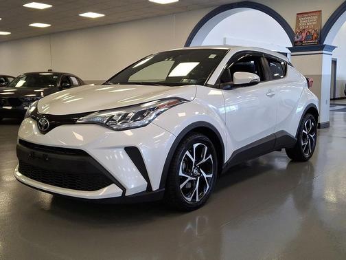 Blizzard Pearl - 070 2021 Toyota C-HR XLE