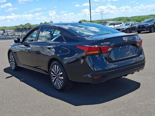 Super Black - KH3 2025 Nissan Altima SV FWD