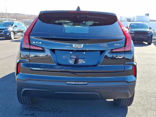 2024 Cadillac XT4 Luxury