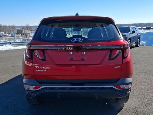 2023 Hyundai TUCSON SE