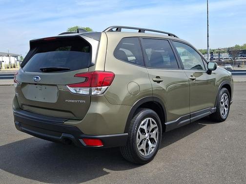 Autumn Green Metallic - AG1 2024 Subaru Forester Premium