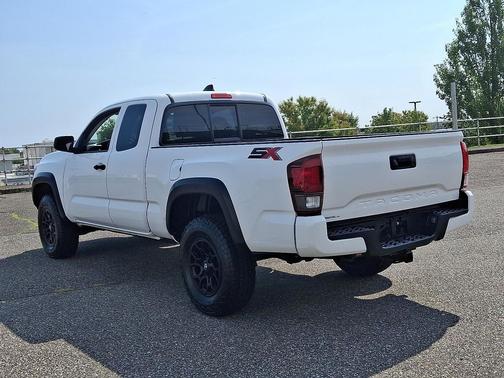 2022 Toyota Tacoma SR