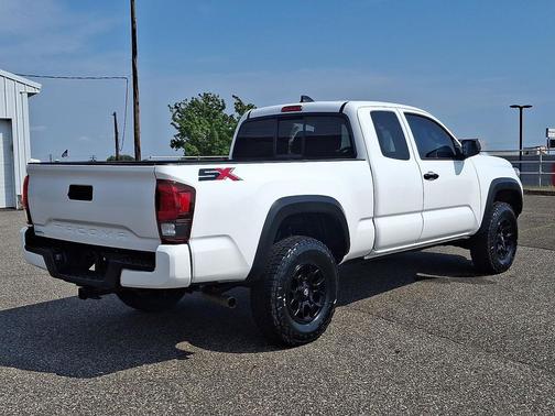 2022 Toyota Tacoma SR