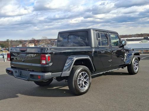 2024 Jeep Gladiator Sport S