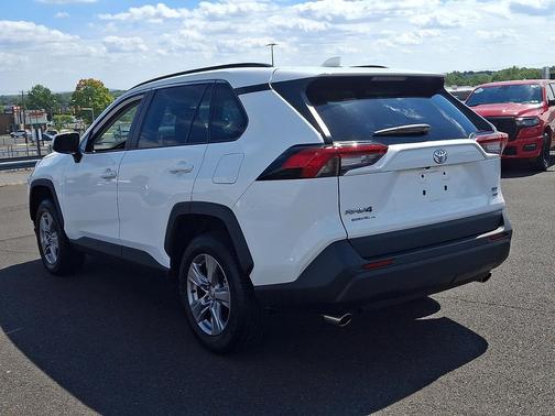 Ice Cap - 040 2024 Toyota RAV4 XLE