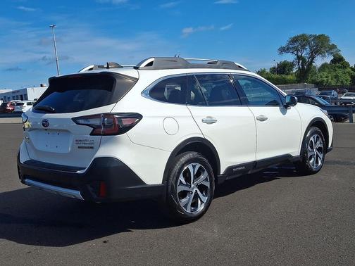 2022 Subaru Outback Touring XT