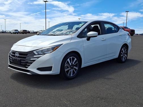 Aspen White Tricoat - QAC 2025 Nissan Versa 1.6 SV