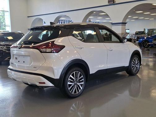 2021 Nissan Kicks SV