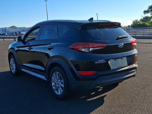 Black Noir Pearl - NKA 2017 Hyundai TUCSON SE Plus