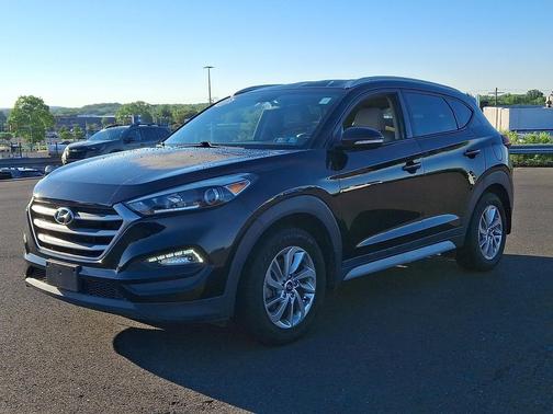 Black Noir Pearl - NKA 2017 Hyundai TUCSON SE Plus
