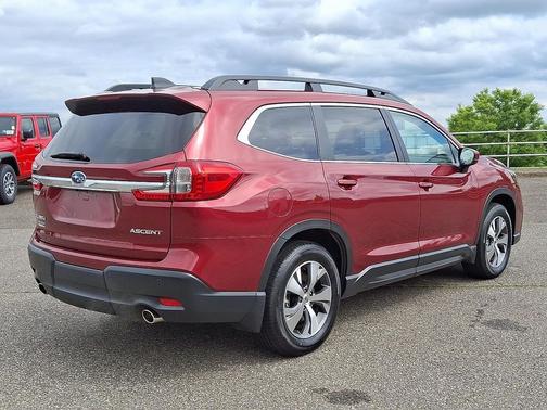 2024 Subaru Ascent Premium 8-Passenger