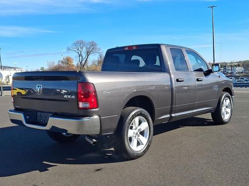 2024 RAM 1500 Classic SLT