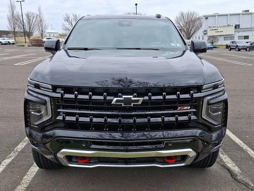 Black 2026 Chevrolet Suburban Z71, 4WD