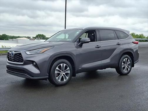 2022 Toyota Highlander Hybrid XLE