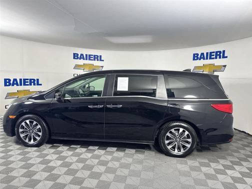 Crystal Black Pearl 2023 Honda Odyssey EX-L
