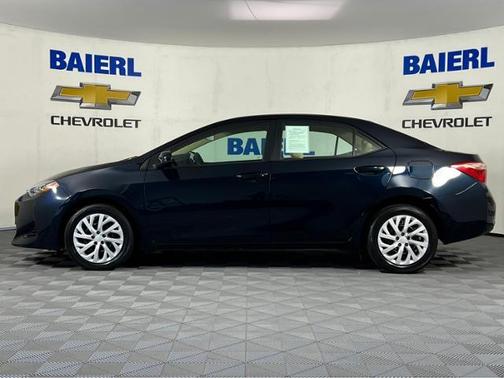 Photo 4 of 38 of 2019 Toyota Corolla LE