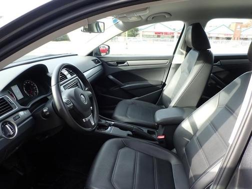 Photo 3 of 25 of 2015 Volkswagen Passat 1.8T