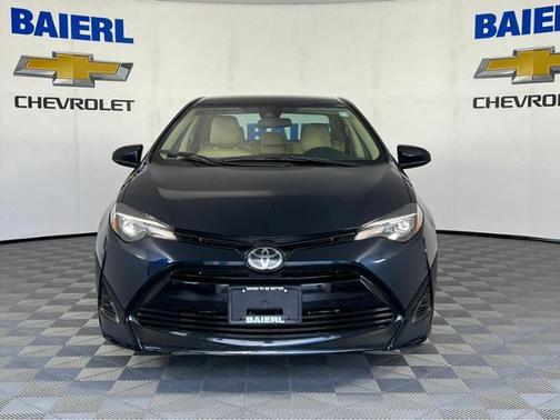 Photo 2 of 38 of 2019 Toyota Corolla LE
