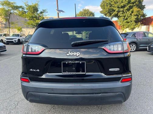 Diamond Black Crystal Pearlcoat 2020 Jeep Cherokee Latitude Plus