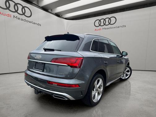 Daytona Gray Pearl 2023 Audi Q5 45 S line Premium Plus