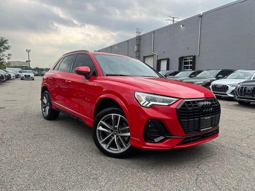 Tango Red Metallic 2022 Audi Q3 45 S line Premium Plus
