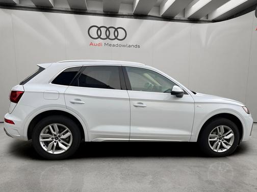 Glacier White Metallic 2022 Audi Q5 45 S line Premium