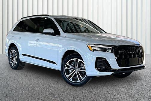Glacier White Metallic 2026 Audi Q7 45 Premium