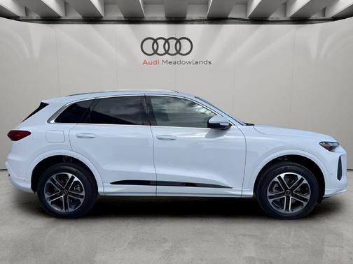 Glacier White Metallic 2026 Audi Q5 Premium TFSI quattro S tronic