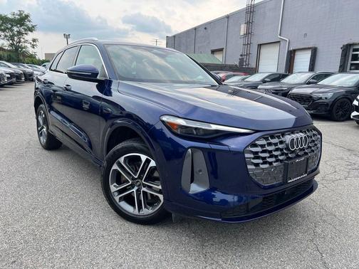 Blue Metallic 2025 Audi Q5 Premium Plus TFSI quattro S tronic