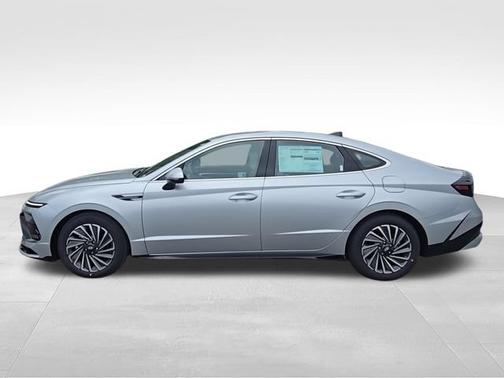 Aero Silver 2025 Hyundai SONATA Hybrid SEL