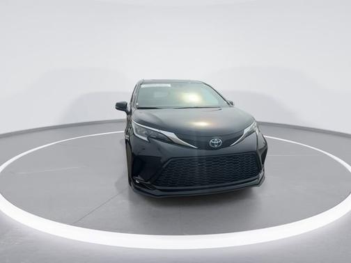 2024 Toyota Sienna LE