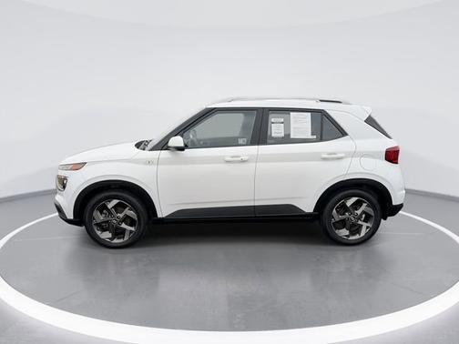 Lunar White 2024 Hyundai VENUE SEL