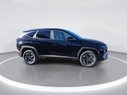 Phantom Black 2025 Hyundai TUCSON SEL Convenience