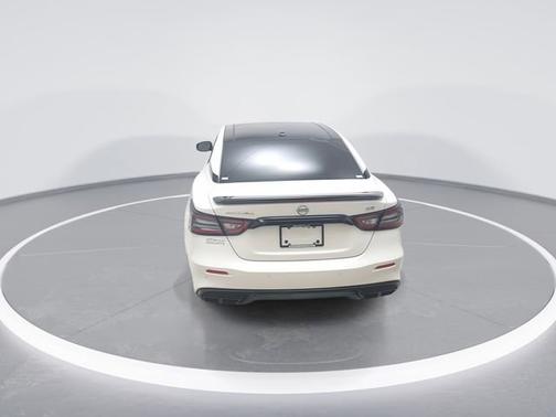 2023 Nissan Maxima SR