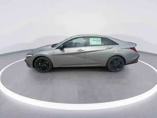 Fluid Metal 2026 Hyundai ELANTRA HEV SEL Sport