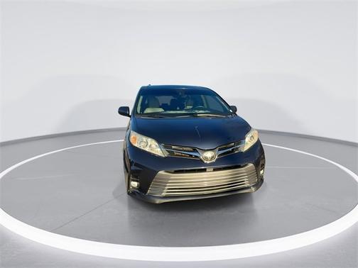 2019 Toyota Sienna XLE