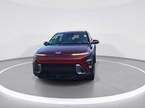 Ultimate Red Metallic 2025 Hyundai KONA SE