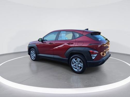 Ultimate Red Metallic 2025 Hyundai KONA SE