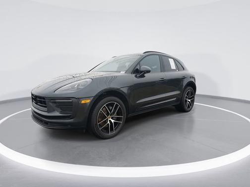 2022 Porsche Macan Base